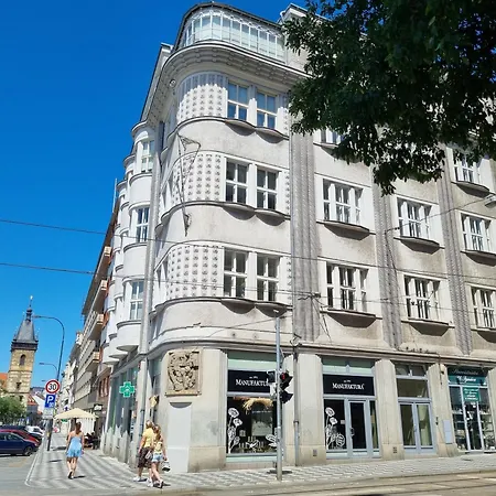 Oasis Apartments At Charles Square Prague Exterior photo
