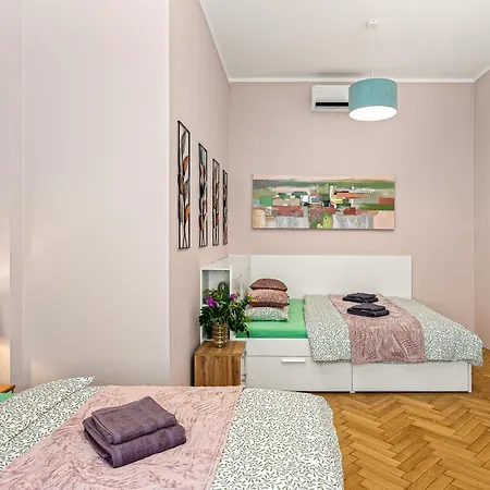 Oasis Apartments At Charles Square Prague Exterior photo